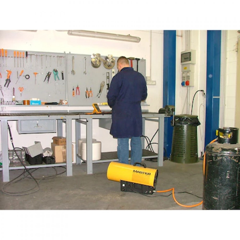 Incalzitor cu gaz (GPL) MASTER Italia, BLP33M, 18-33 kW, aprindere piezo, 500mp