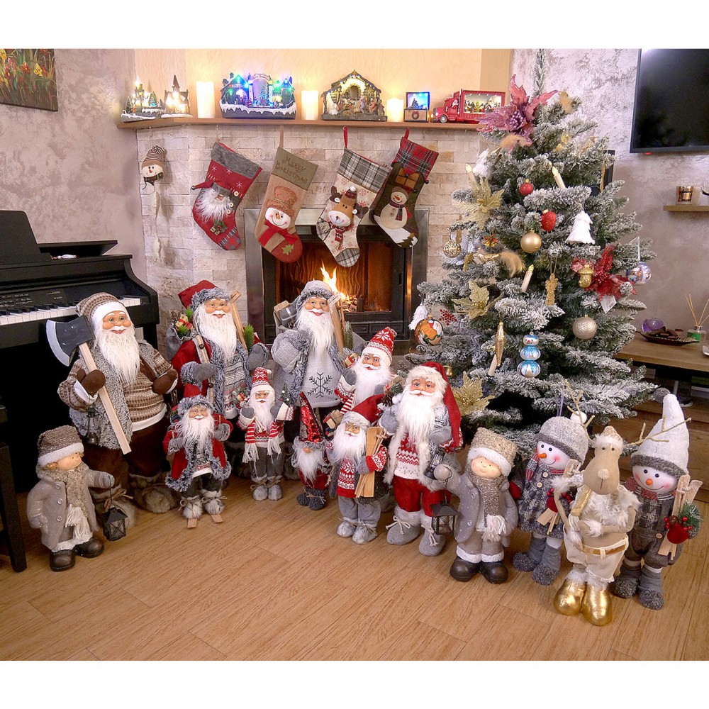 Decoratiune, Mos Craciun cu schiuri, 45 cm Decoratiune, Mos Craciun cu schiuri, 45 cm