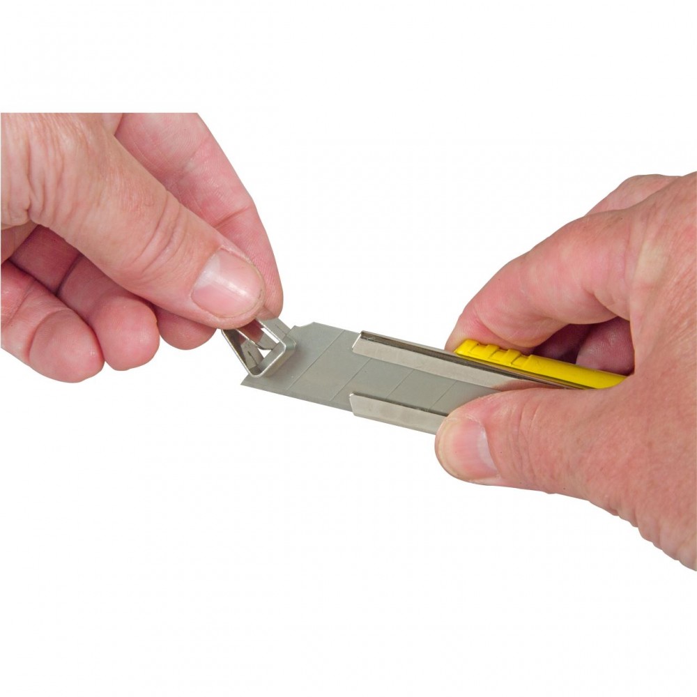 Cutter Stanley FatMax cu lame segmentate de 18 mm, 0-10-421, 155 mm Cutter Stanley FatMax cu lame segmentate de 18 mm, 0-10-421, 155 mm