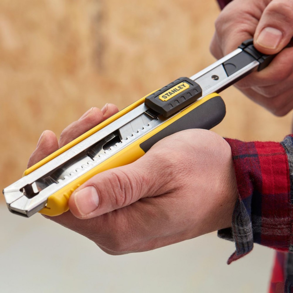 Cutter Stanley FatMax, 18 mm, 6 lame incluse