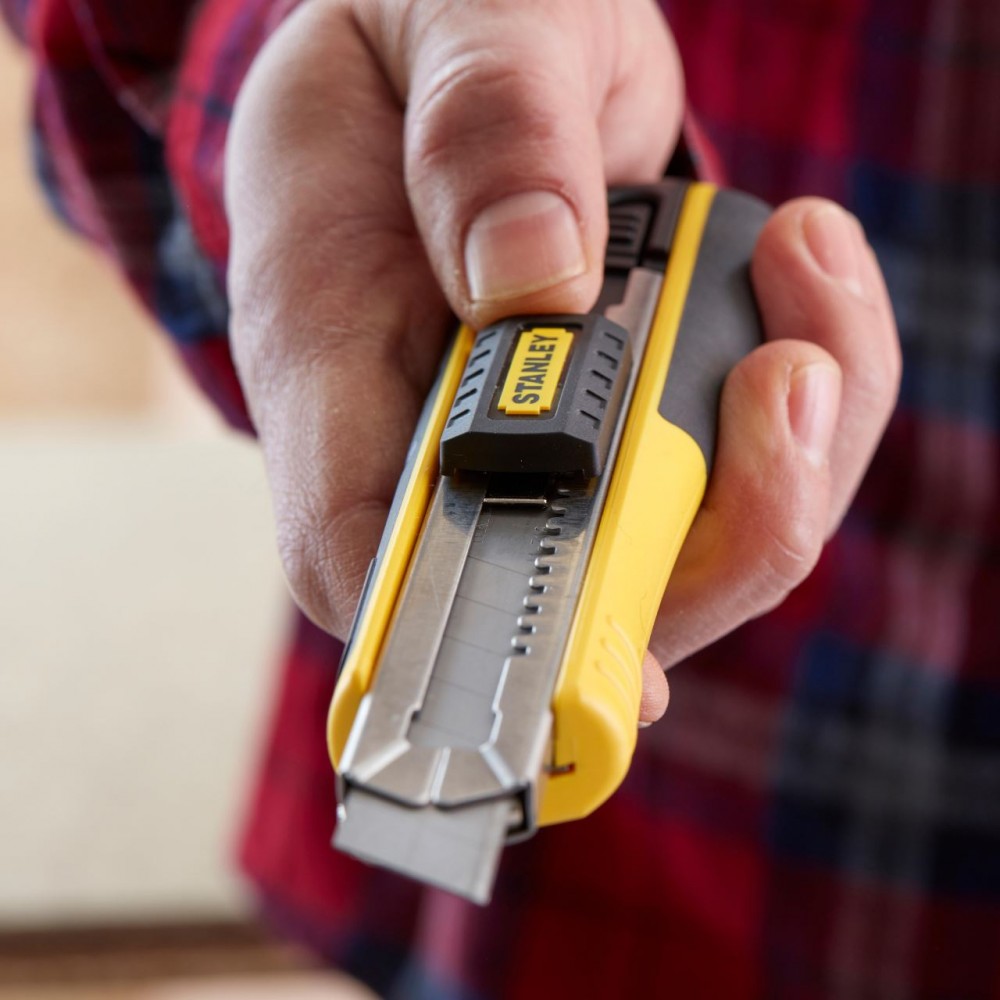 Cutter Stanley FatMax, 18 mm, 6 lame incluse