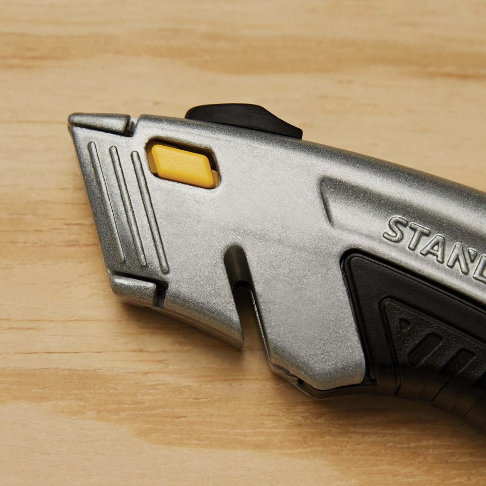 Cutter Stanley cu lama retractabila,180 mm, 3 lame incluse