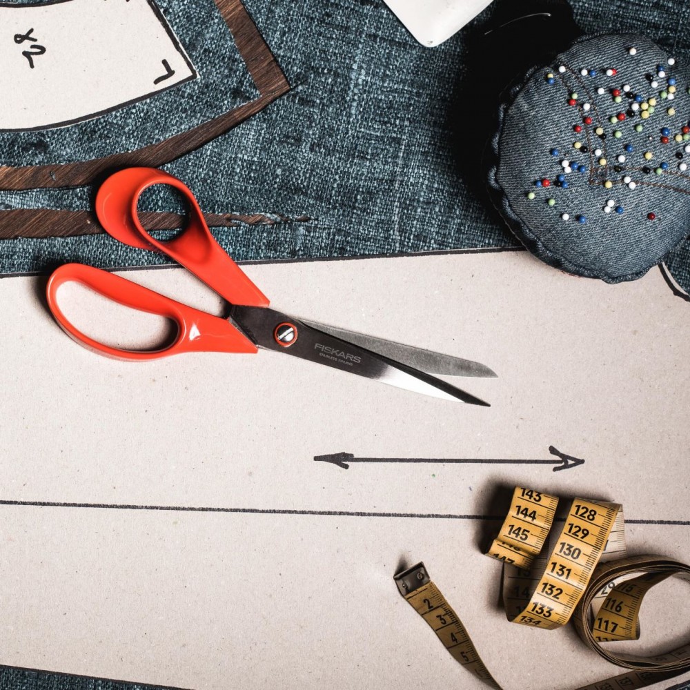 Foarfeca uz general pentru stangaci Fiskars Classic, 21 cm, 90 g