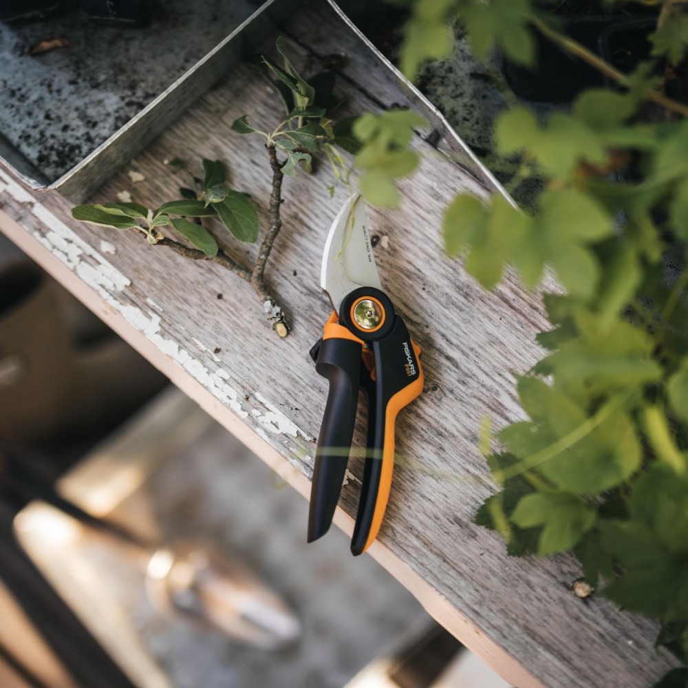 Foarfeca de gradina pas cu pas Fiskars PowerGearX (P961)