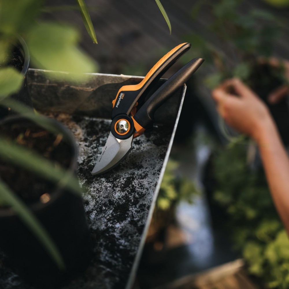 Foarfeca de gradina pas cu pas Fiskars PowerGearX (P961)