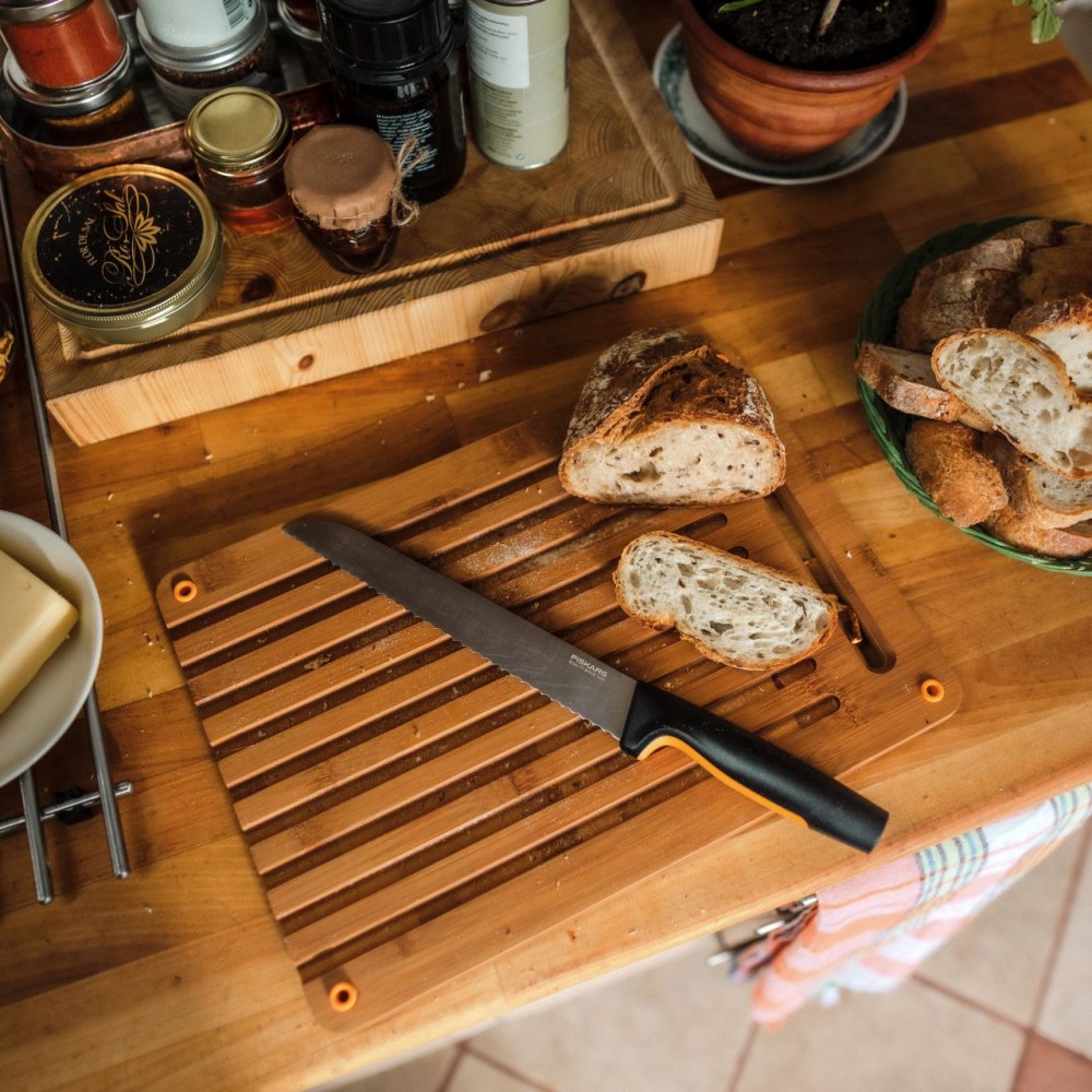 Cutit de paine Fiskars Functional Form