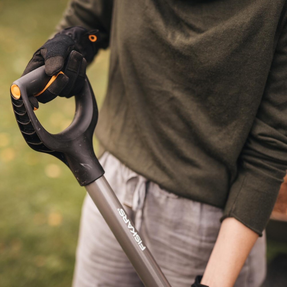 Cazma cu varf ascutit Fiskars Ergonomic, 1066708, 125 cm, 2.0 kg Cazma cu varf ascutit Fiskars Ergonomic, 1066708, 125 cm, 2.0 kg