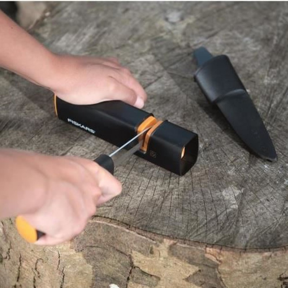 Cutit utilitar Fiskars K40, 225 mm, 70 g Cutit utilitar Fiskars K40, 225 mm, 70 g