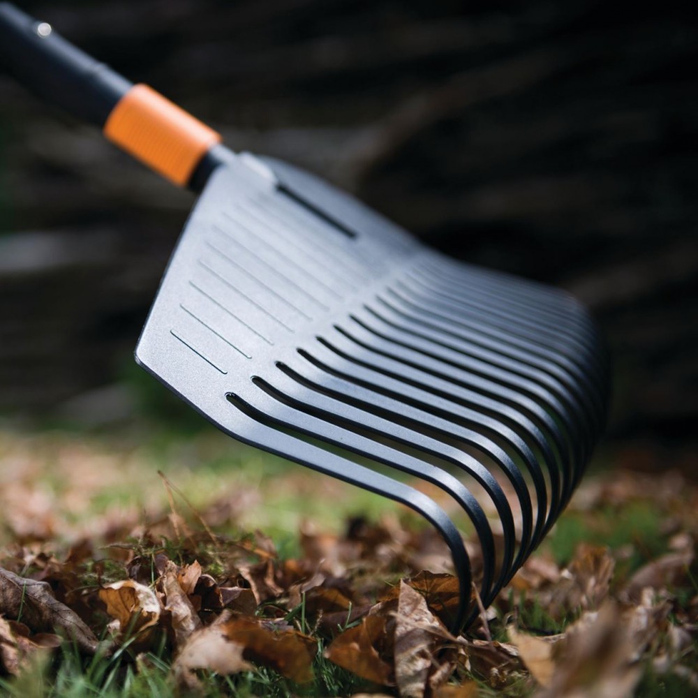 Grebla pentru frunze Fiskars QuikFit, 415 mm, 320 g