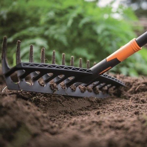 Grebla universala Fiskars Solid, 167 cm, 440 g Grebla universala Fiskars Solid, 167 cm, 440 g