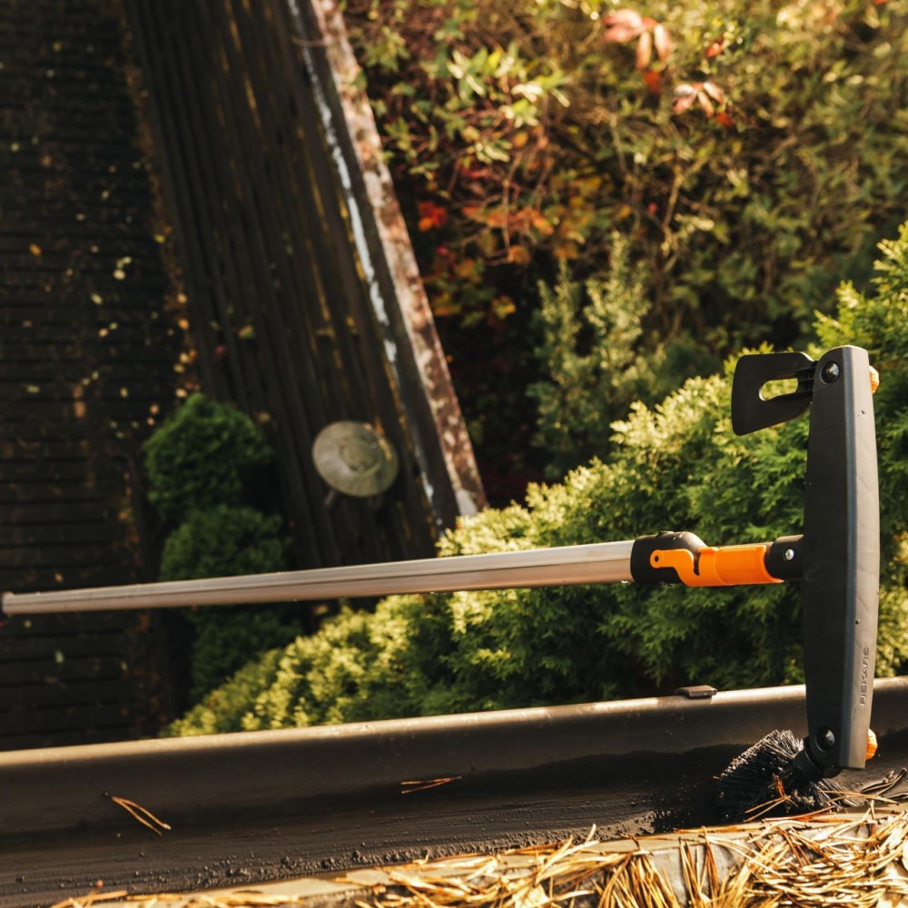 Curatator de jgheaburi Fiskars QuikFit, 340 mm, 340 g