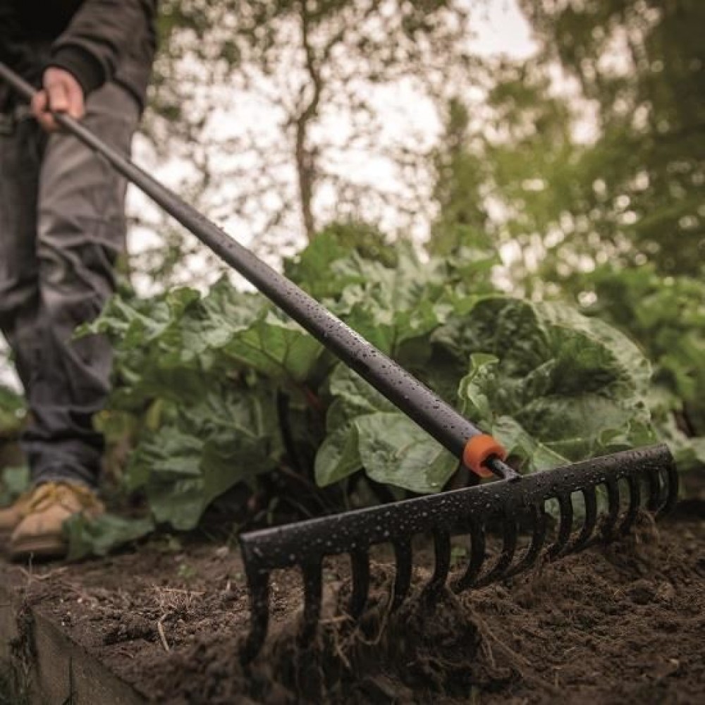 Grebla pentru sol Fiskars Solid, 156 cm, 620 g