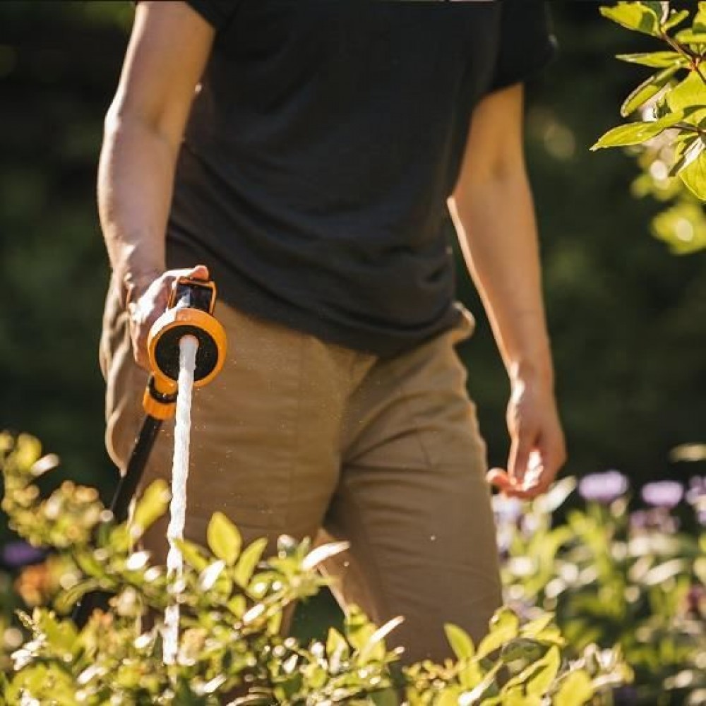 Pistol pentru stropit Fiskars, 4 moduri de stropire Pistol pentru stropit Fiskars, 4 moduri de stropire
