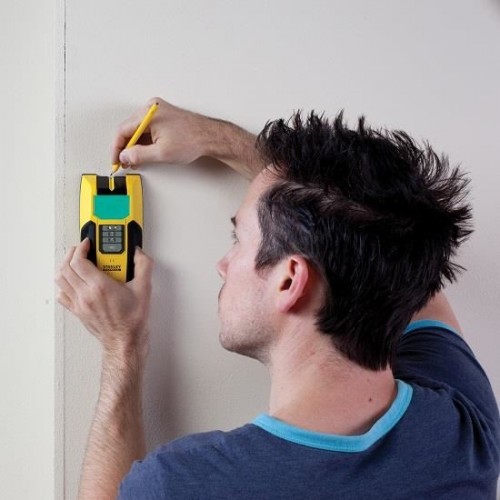 Aparat Stanley FatMax S300  pentru detectat armaturi