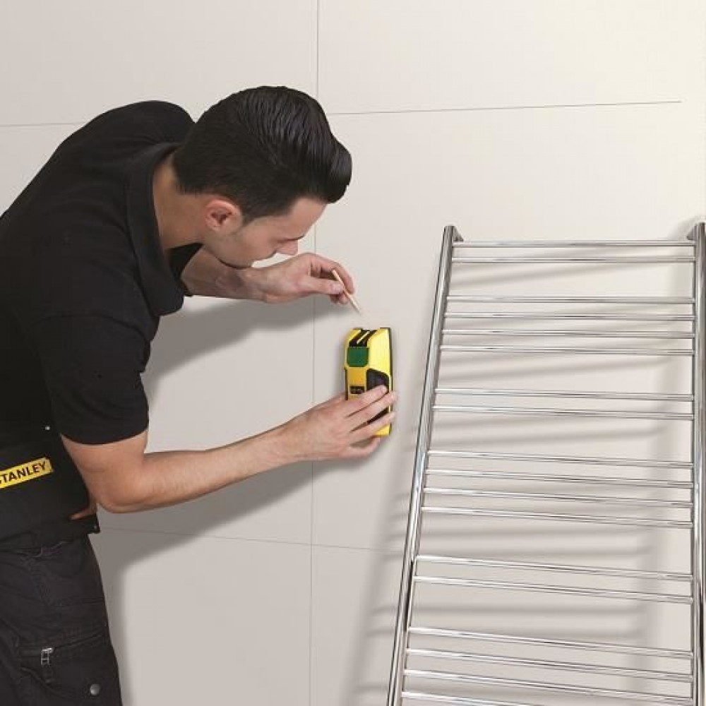 Aparat Stanley FatMax S300  pentru detectat armaturi
