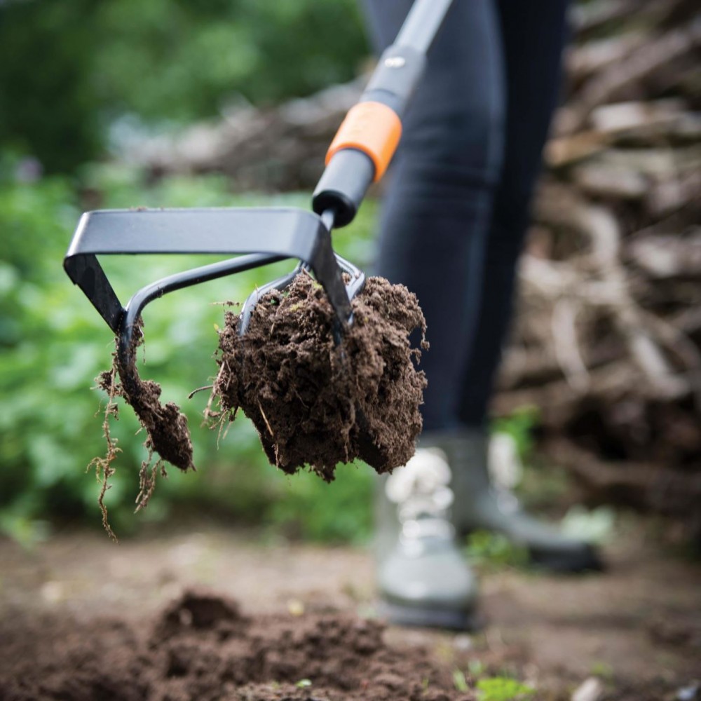 Cultivator cu 3 dinti si razeta Fiskars QuikFit, 415 mm, 510 g