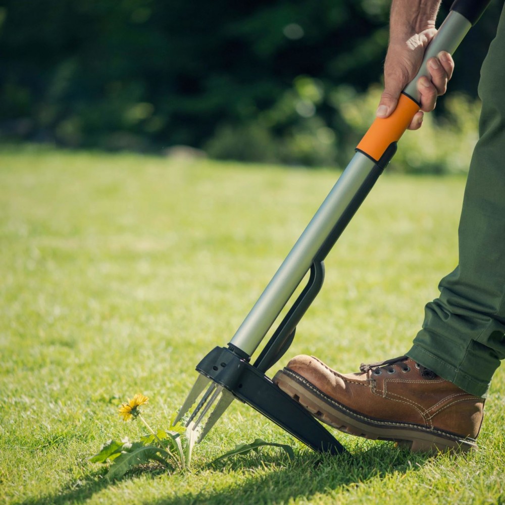 Dispozitiv smuls buruieni Fiskars SmartFit, 1020 mm, 1250 g