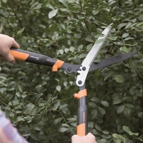 Foarfeca pentru gard viu Fiskars PowerGearX™ HSX92, 630 mm, 808 g