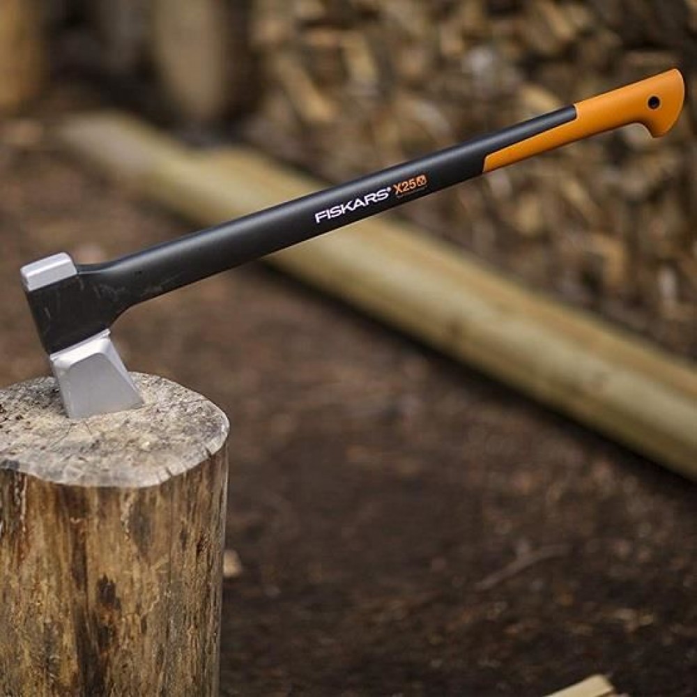 Topor pentru despicat Fiskars X21, L, 775 mm, 1590 g Topor pentru despicat Fiskars X21, L, 775 mm, 1590 g